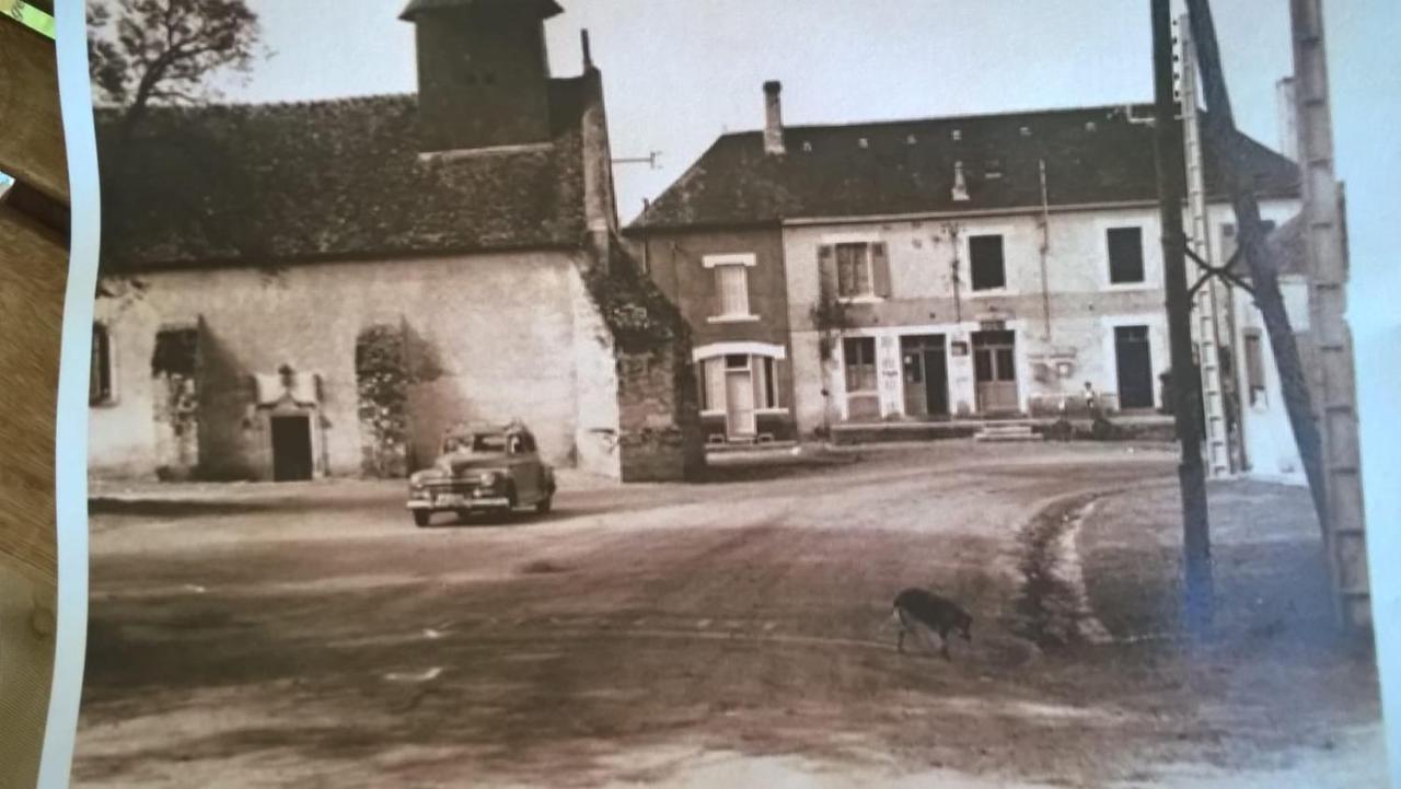Chambres D'Hotes La Chaumiere Coulonges  Экстерьер фото