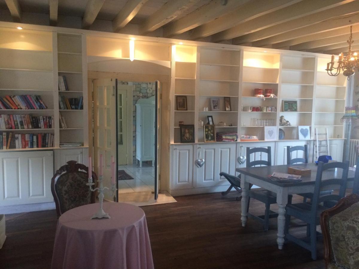 Chambres D'Hotes La Chaumiere Coulonges  Экстерьер фото