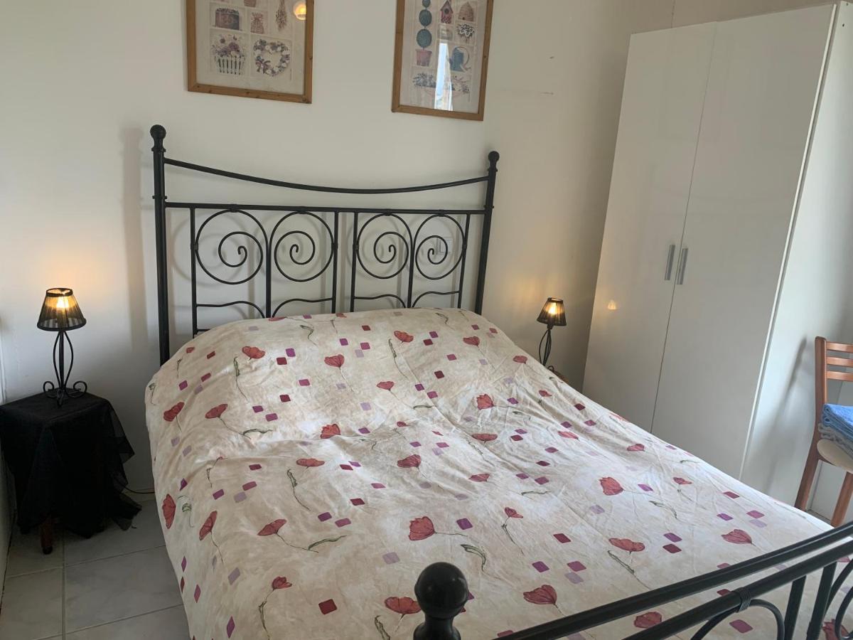 Chambres D'Hotes La Chaumiere Coulonges  Экстерьер фото